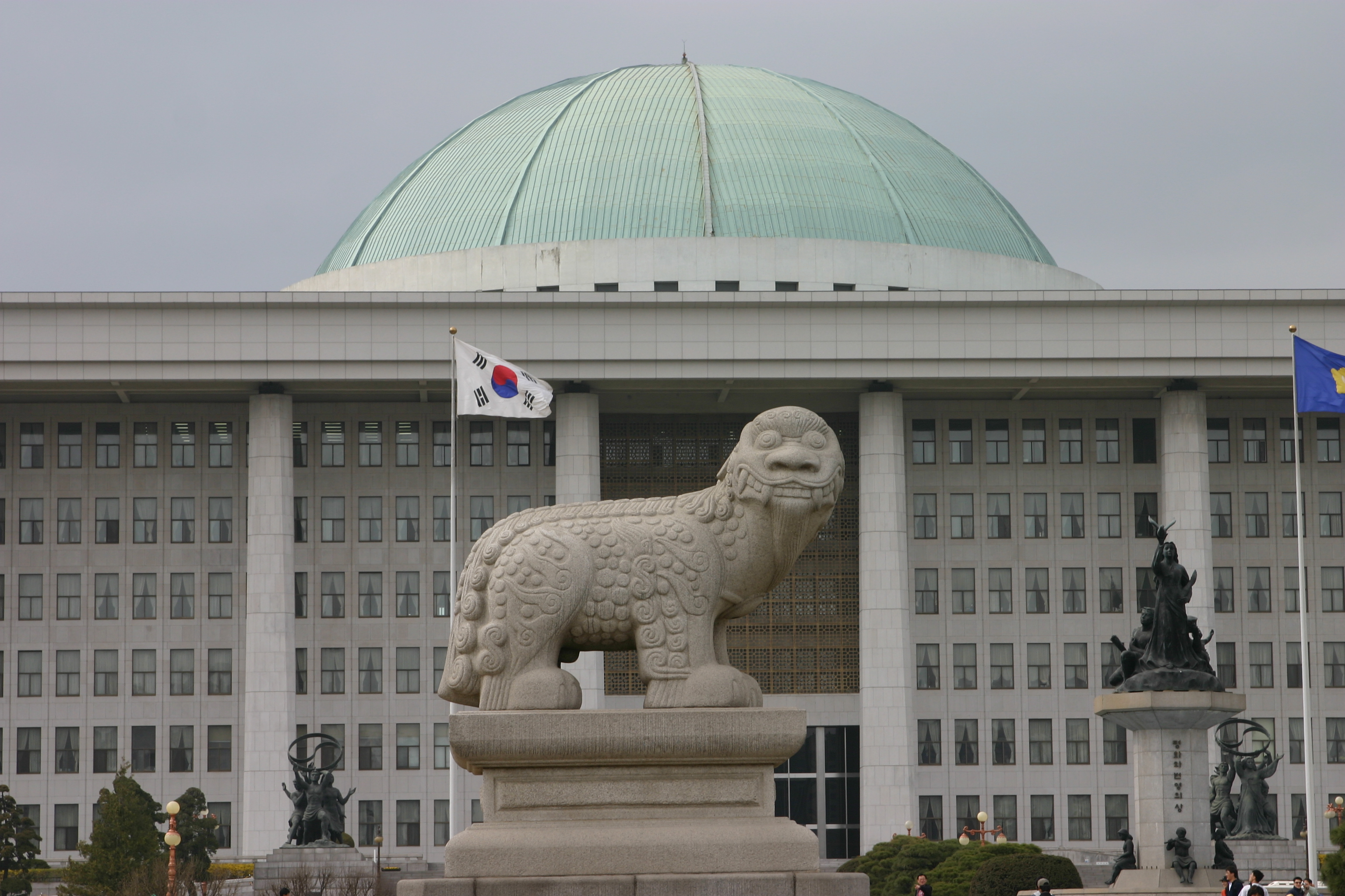 영등포구의 풍수지리: 신령스러운 등나무, 정치와 금융의 중심이 되다