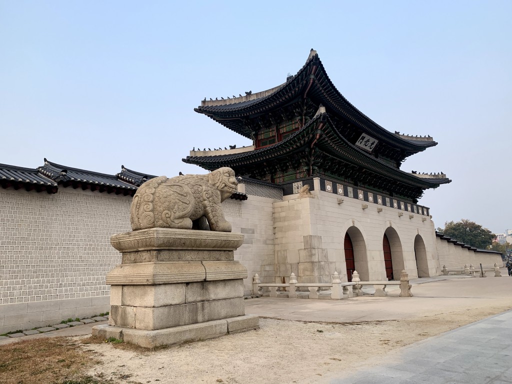 한양 도읍 결정전: 무학대사 vs 정도전, 풍수와 유학의 대격돌